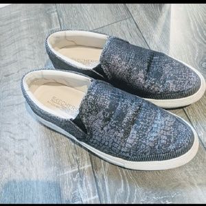Black slip on sneakers Skechers size 8